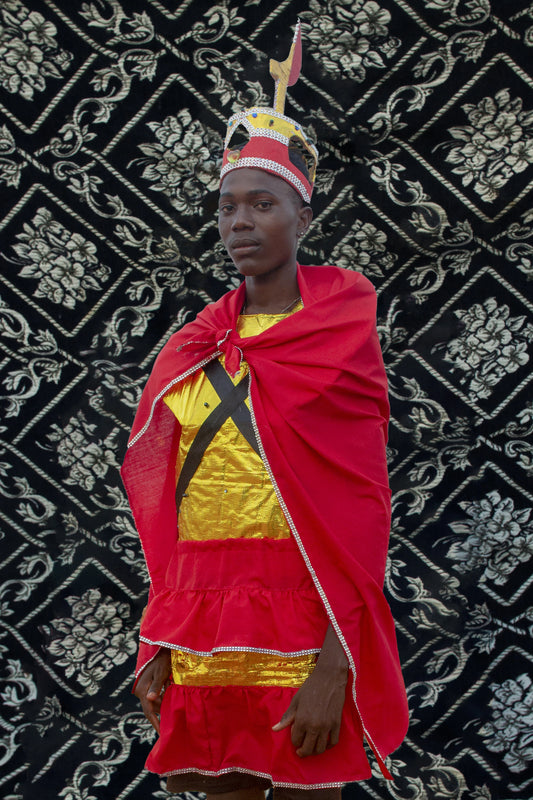 "Former Warrior, New National Hero" by Angolan artist Hélio Buite (2024), a conceptual photographic portrait reflecting on nationalism, resistance, and the redefinition of heroism in contemporary African identity. Presented by Afrikanizm.